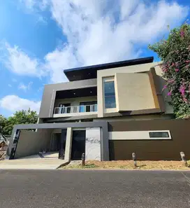 RUMAH MEWAH VIEW GUNUNG MERAPI, ADA PRIVATE POOL DI NGAGLIK