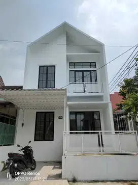 Rumah 2 Lantai Di Cluster Vanesia Sentul City