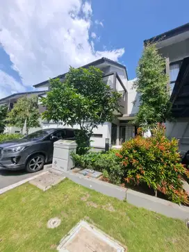 Rumah 2 Lantai di Cluster Flora, Summarecon Bandung