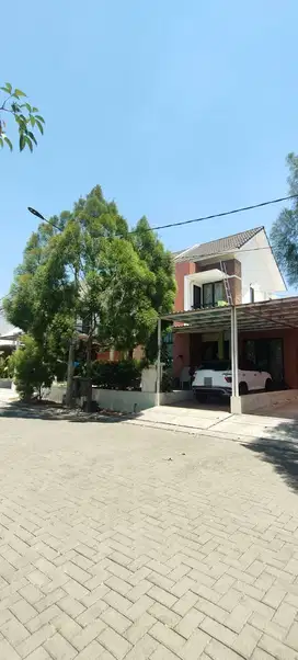 Rumah Rapi dan Bagus di Green Ara Residence Harapan Indah Bekasi