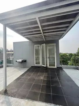 Rumah 3 Lantai Di Cluster Santorini Sentul City