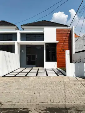Rumah Baru Perum Bluru Permai Sidoarjo Kota