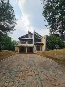 JUAL RUMAH VILLA 2 LANTAI HITUNG TANAH DI PERMATA SENTUL BOGOR