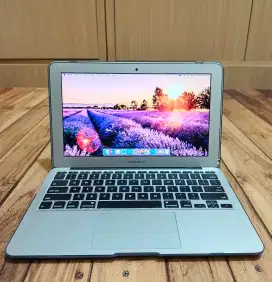Macbook Air A1465 Core i5 Ram 4GB SSD 250GB siap pakai