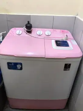 Mesin cuci merk aqua