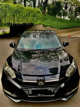 DIJUAL MOBIL HONDA HR-V 1,5 E AUTOMATIC 2015 (BLACK COLOUR)
