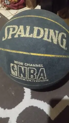 Bola basket spalding