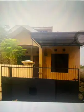 Di kontrakan rumah di komplek perumahan terawat