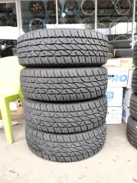 Ban accelera omikron AT 265/70 R17 kondisi 95% tahun 2024 4pcs