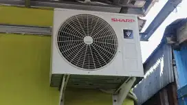 Ac bekas dan rusak.