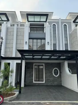 Disewakan Rumah 3 Lantai di Bukit Podomoro Duren Sawit Jaktim