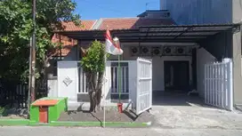 DISEWAKAN RUMAH KOST TENGGILIS MEJOYO