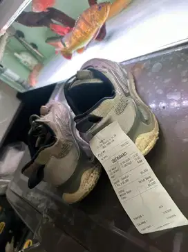 Dibutuhkan tenaga cuci sepatu dan satuan premium (dryclean)