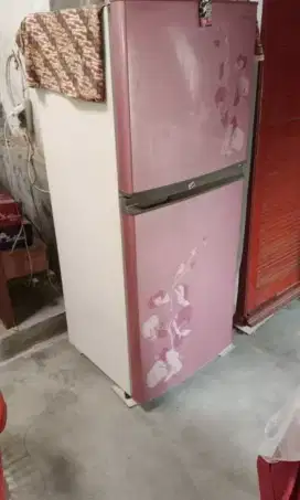 Kulkas sharp 2 pintu
