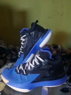 Sepatu Jordan zion 1 duke size 44 insole 28cm