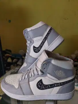 Sepatu  nike air Jordan dior size 43 insole 27, 5cm