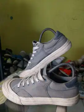 Sepatu Airwalk saulina size 39