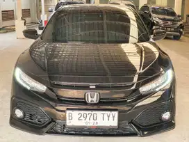 LOW KM - Honda Civic E Turbo Hatchback AT 2019 Hitam PREMIUM B2970TYY