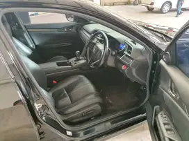LOW KM - Honda Civic E Turbo Hatchback AT 2019 Hitam PREMIUM B2970TYY