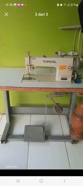 Di jual cepat mesin jahit typical timbul