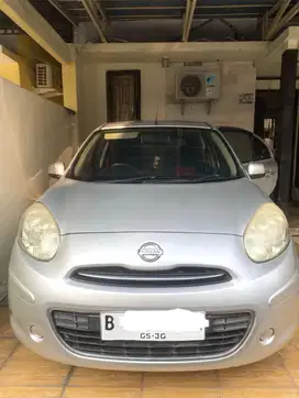 Dijual murah Nissan March Silver Manual 2011
