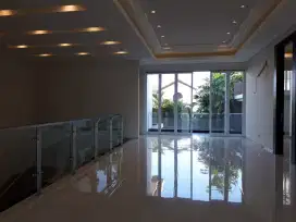 Araya 1 Baru Gress Mewah Split Level Modern Minimalis Surabaya