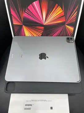 IPAD Pro M1 11-inch , Grey , 256GB LL/A Wifi Only + Magic Keyboard