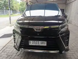 Toyota Voxy 2.0 A/T 2018 Tgn 1,Kilometer 62Rb,Orisinil Cat