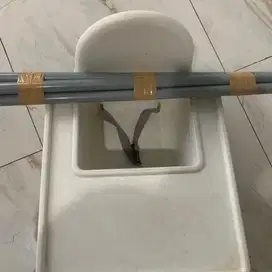 Kursi makan bayi