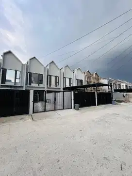 Rumah Mewah Tanah luas di Jatiasih Bekasi