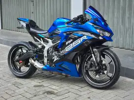 Moge Sport Kawasaki ZX25R/ZX 25R th 2021 ABS SE QS Like New Biru