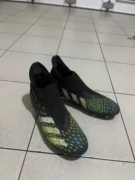 Adidas predator freak