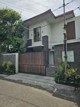 Dijual Rumah Design Modern Tropis Kemang Utara