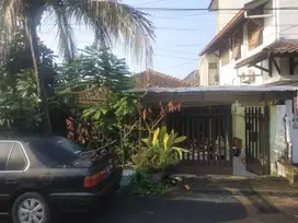 Rumah Hitung Tanah Lokasi Strategis Dekat Pusat kota di Sayap Ciateul.