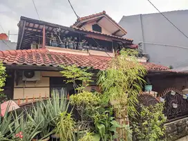Rumah dijual 2 tingkat, bebas banjir, 2 menit tol Bekasi timur