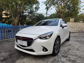 TDP 19JT MAZDA 2 R MATIC 2015 brng spt baru masda jass yaris brio 2016