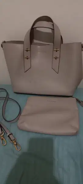 Hand Bag Charles & Keith Ori