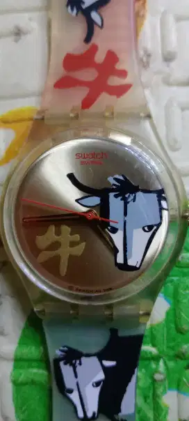 Jam Tangan SWATCH Llimited Edition Gold