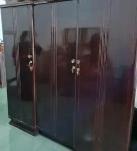 Lemari dan Liswar Jati