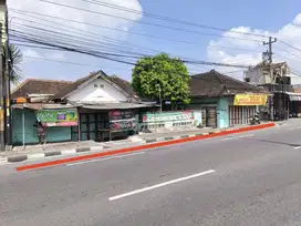 Rumah lama hitung tanah pinggir jalan raya cocok untuk usaha