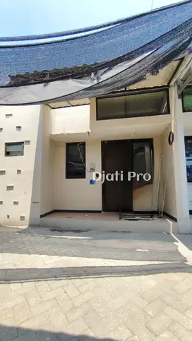 Miliki Rumah Town House Di Medayu Utara Dekat OERR, Pandugo, MERR