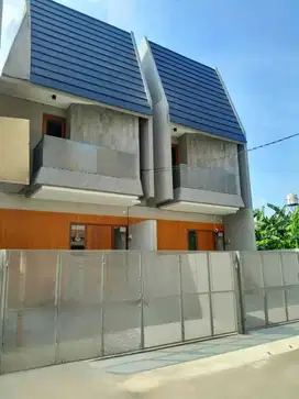 Rumah 2 lantai lokasi strategis dan nyaman dalam perumahan kodau