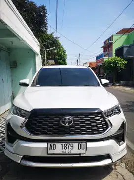 Toyota Innova Zenix V Modelista 2023 Bensin AD tgn 1