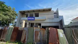 Pakuwon Indah Modern Minimalis 2 Lantai Baru Gress Row Lebar Surabaya