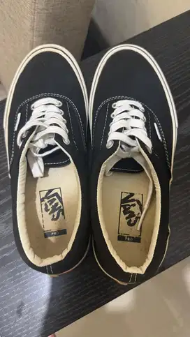 Jual Vans Era x Supreme Size 42