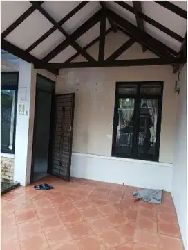 Jual  rumah siap huni di perumahan  nusaloka sector 14.6  BSD