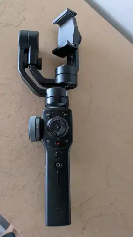 Zhiyun Smooth 4