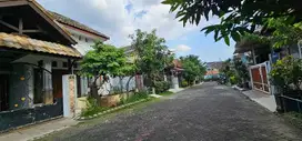 Rumah murah luas 144 di jl bunga suhat dekat kampus UB bagus buat kos