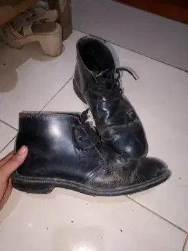 Sepatu pantofel warna item size 40