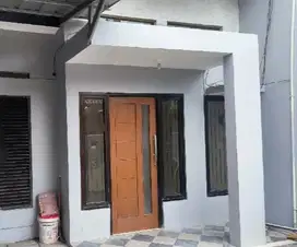 Disewakan pertahun rumah luas 90m2 di Cluster Simprug Poris 3 kamar